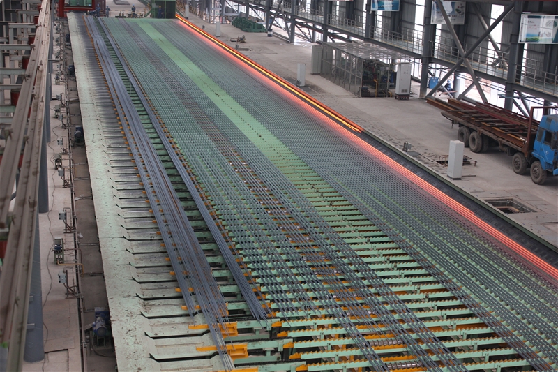 陕钢龙钢公司轧钢厂9月份剑指13.5万吨目标不松弦